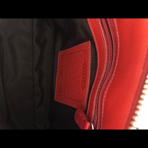 Red leather Coach mini handbag - Picture 4 of 7
